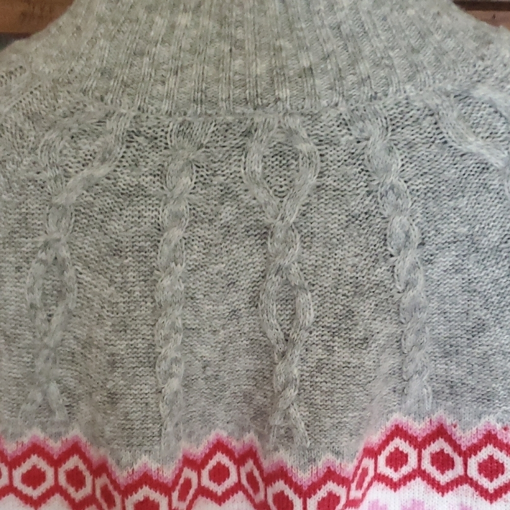 St. John's Bay Gray Turtleneck with Pink and Red Accents - Picture 5 of 8